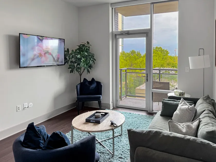 Azure Escape 2BR/2BTH: Tysons | Pool |Free Parking - Image 1