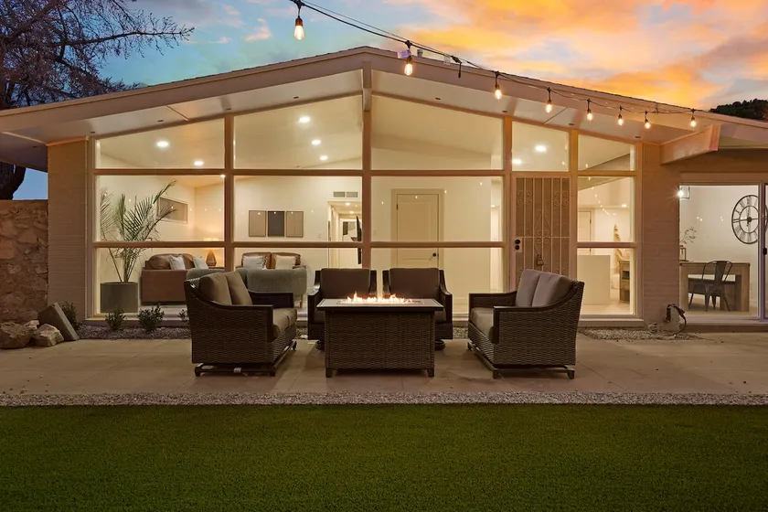 Stylish Escape 3BR | 2bath | TVs in every room - Image 1