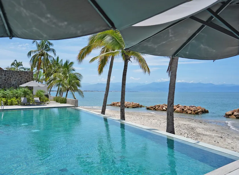 New • Luxury & Beach - Image 1