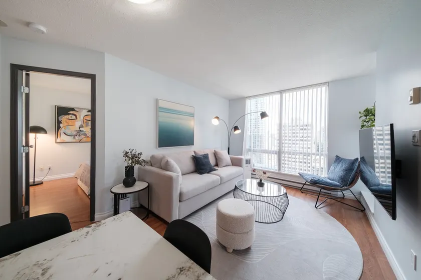 Coal Harbour & Stanley Park Area, Sunroom, Parking - Image 1