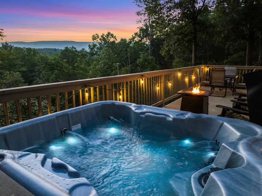 Hot Tub Romantic Retreat w/ Views +Firepit+Arcade - Image 1
