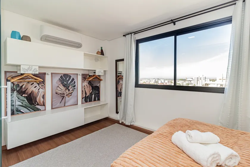 Full kitchen, air conditioning/gym, laundry, parking space - Image 1