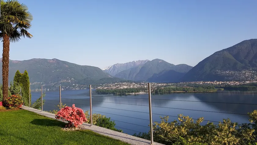 Dream villa by Lake Maggiore - Image 1
