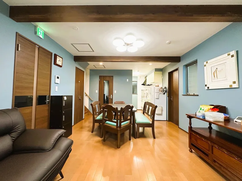Entire independent house/walk to Kumamoto city/up to 8 people/family friendly/85㎡ spacious space/free 2 parking spaces/high-speed WiFi/food city - Image 1