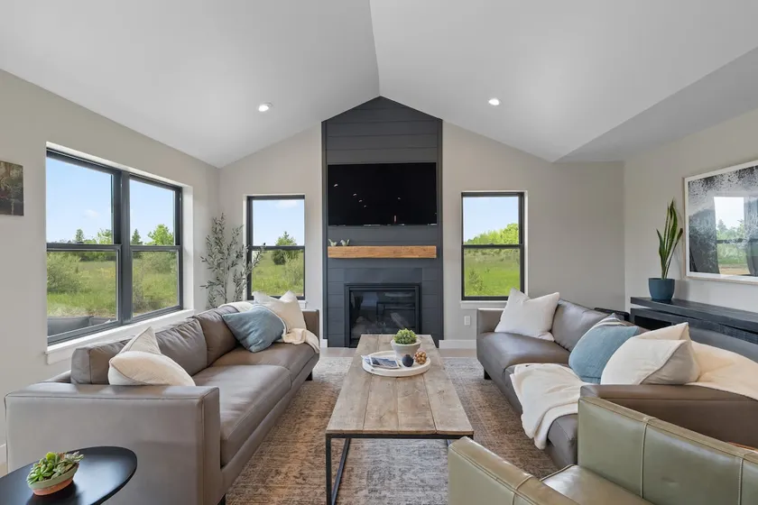 Humbug Abode - Image 1