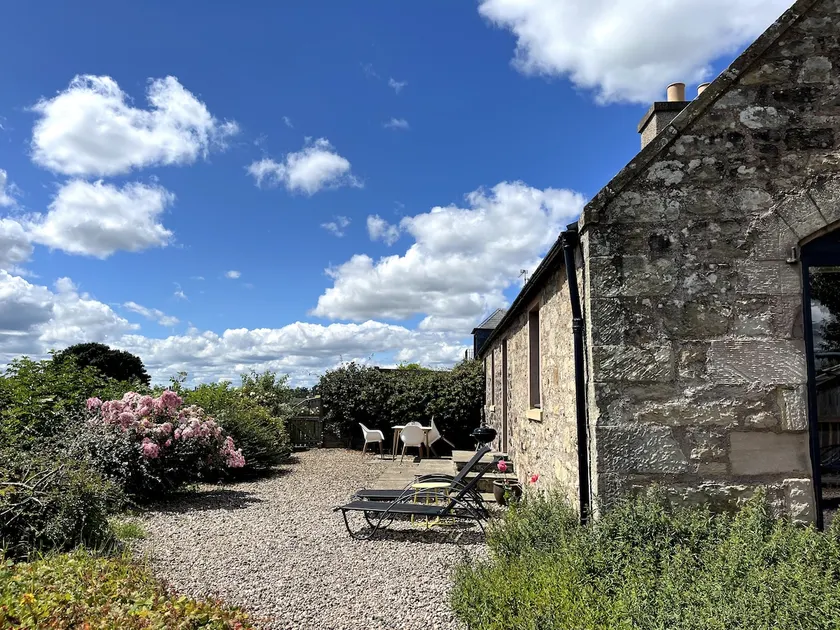 Cockle Kitty Cottage- woodburner, tranquil, views! - Image 1