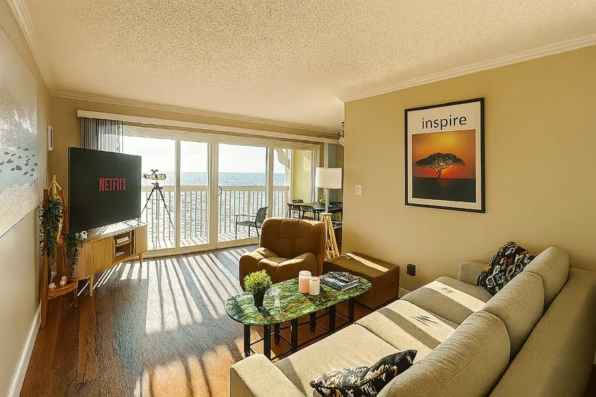 Ocean Haven Beachfront Getaway by Redondo Pier - Image 1
