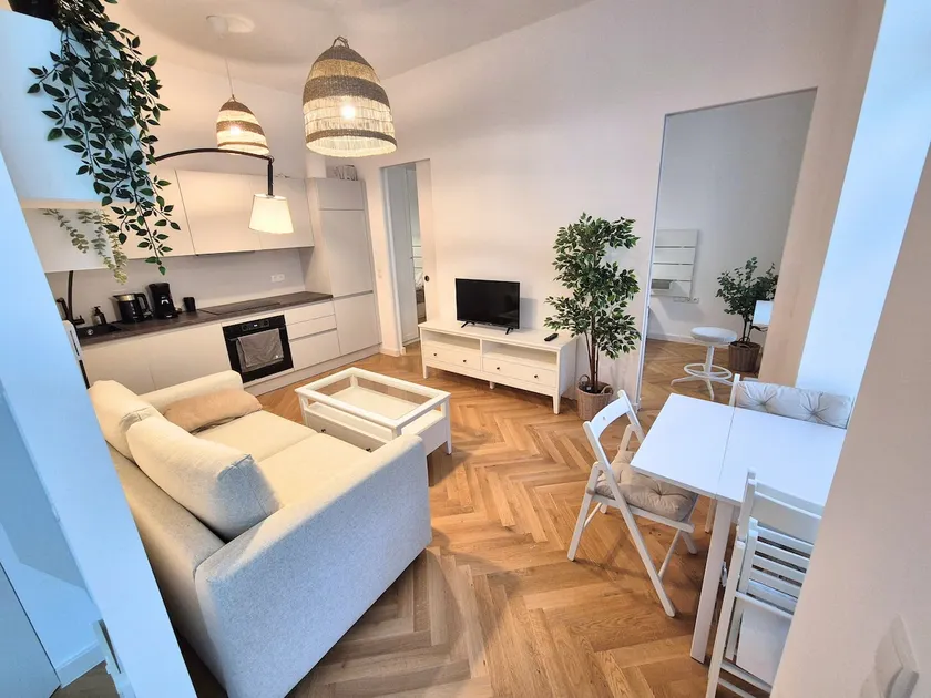 Premium City Apartment near Mariahilfer Strasse - Image 1
