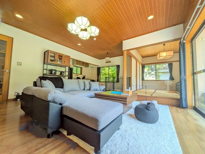 Private Villa, Onsen Hinoki Bath, BBQ, Dog Run, 9 - Image 1