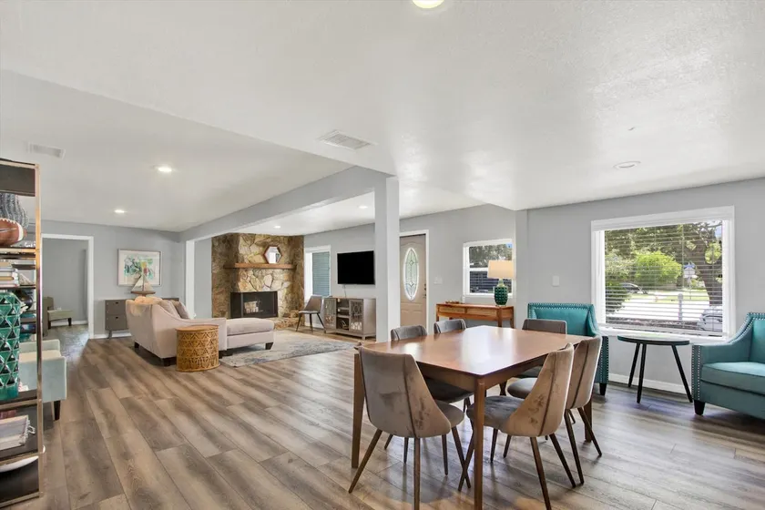 Charming 4BR w/ BBQ & Patio Near Clearwater Beach - Image 1