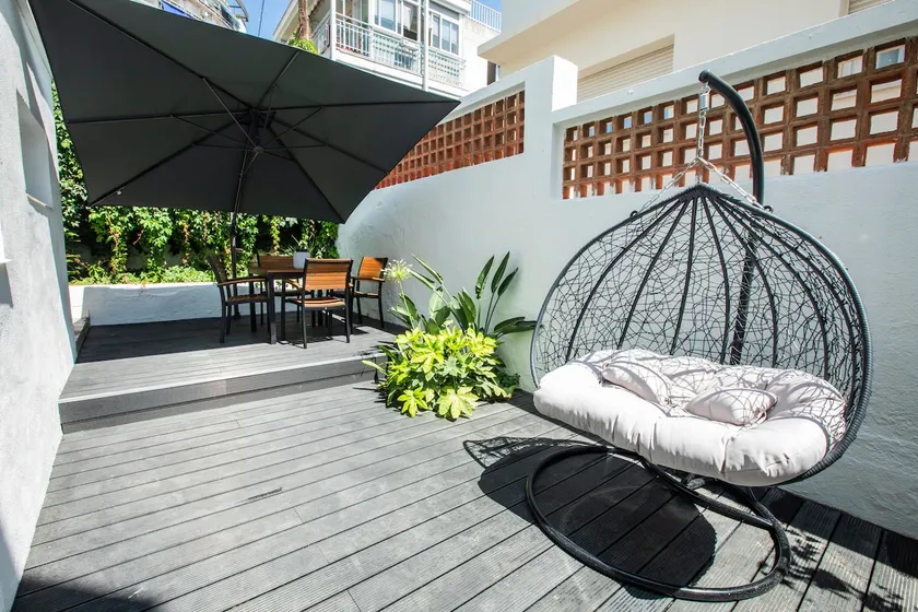 102 - Renovated 1-bedroom apartment next to the beach, garden - Image 1