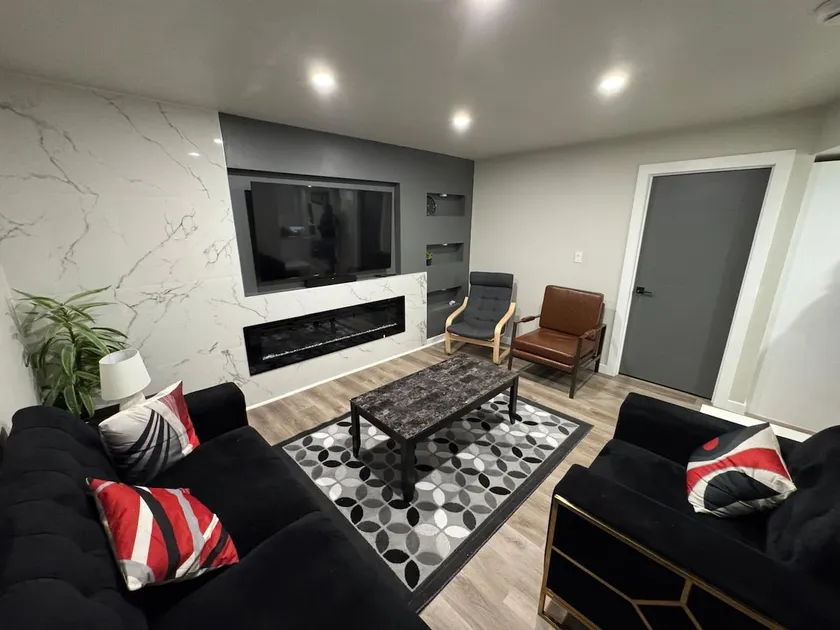 Cozy & Bright One Bedroom Basement suite - Image 1