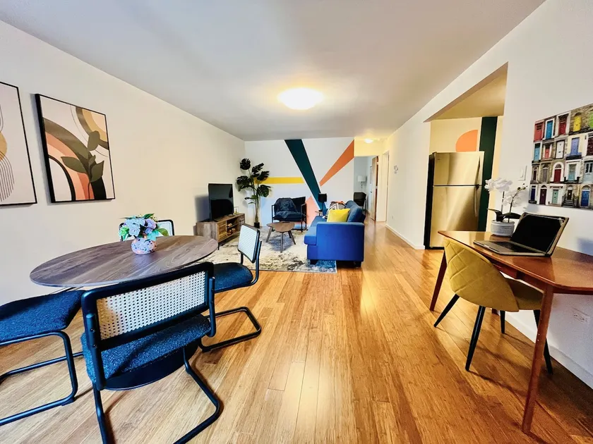 Bright & Chic Retreat Steps from Lincoln Square - Image 1