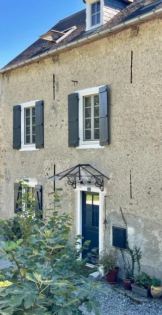 Luxury cottage with 2 bedrooms and 2 bathrooms - Image 1