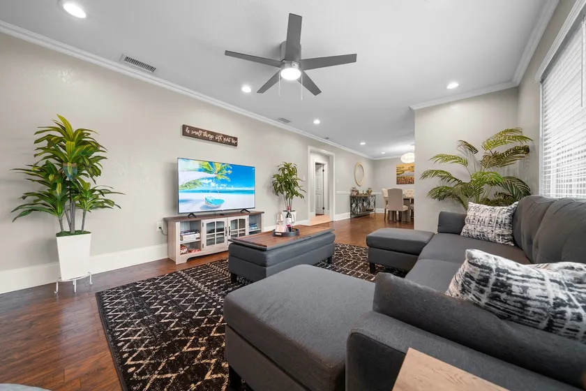 Lovely 3BR Home by WEC, Silver Springs & Downtown! - Image 1
