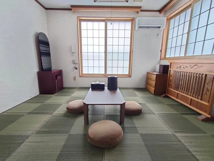 La Mer Bleu, conveniently located a 3-minute walk from Aomori Station Building. The displayed price is for 2 people. Great value for group stays! - Image 1