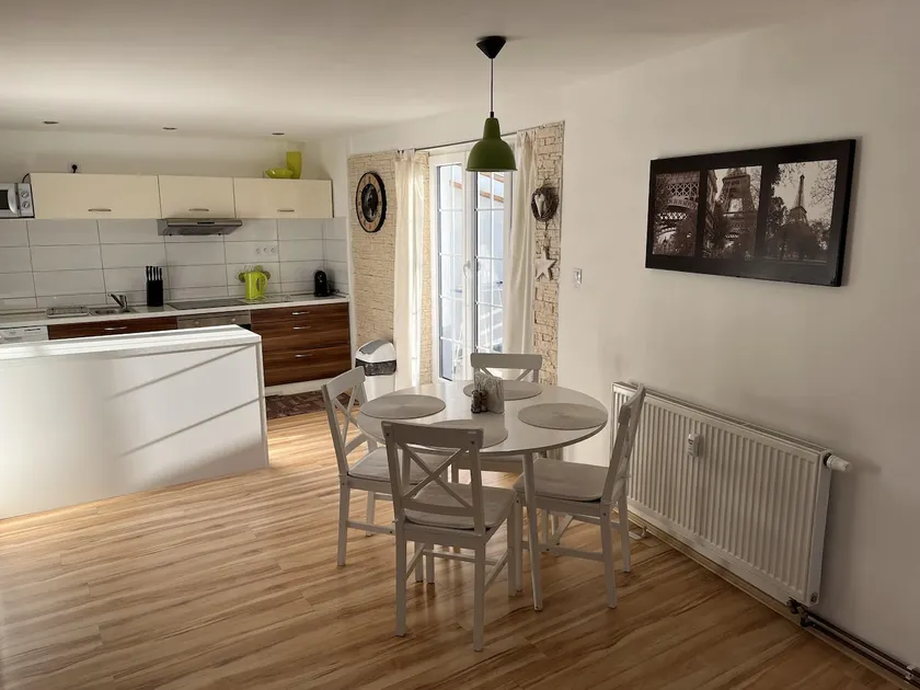 Beautiful, spacious, loft with terrace. - Image 1