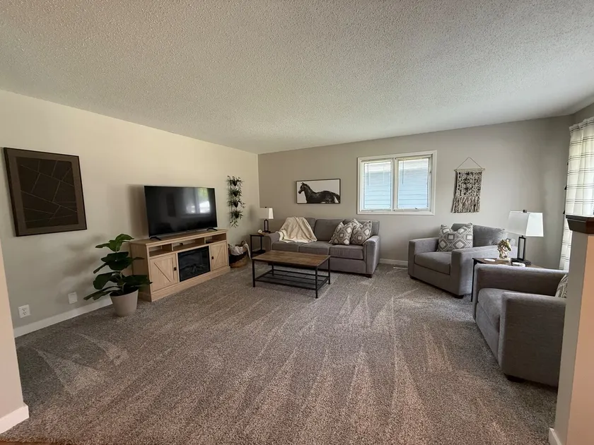 Urban Country Cottage - Image 1