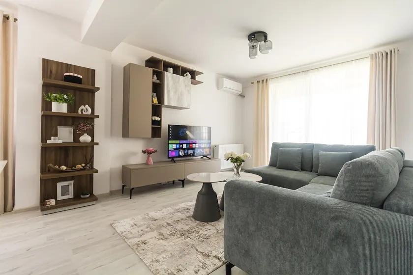 Isa Residence - Airport&Therme - Self Check in - Image 1