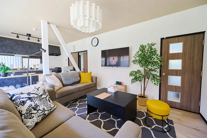 [Pets welcome from 10/28] /22 minutes by car from Narita Airport/85㎡ private house/maximum 8 people/parking for 2 cars ・ Switch available - Image 1
