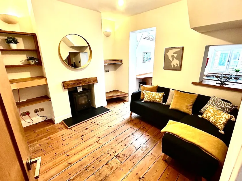 Nomi Homes - Okehampton Place - Exeter - Sleeps 7 - Image 1