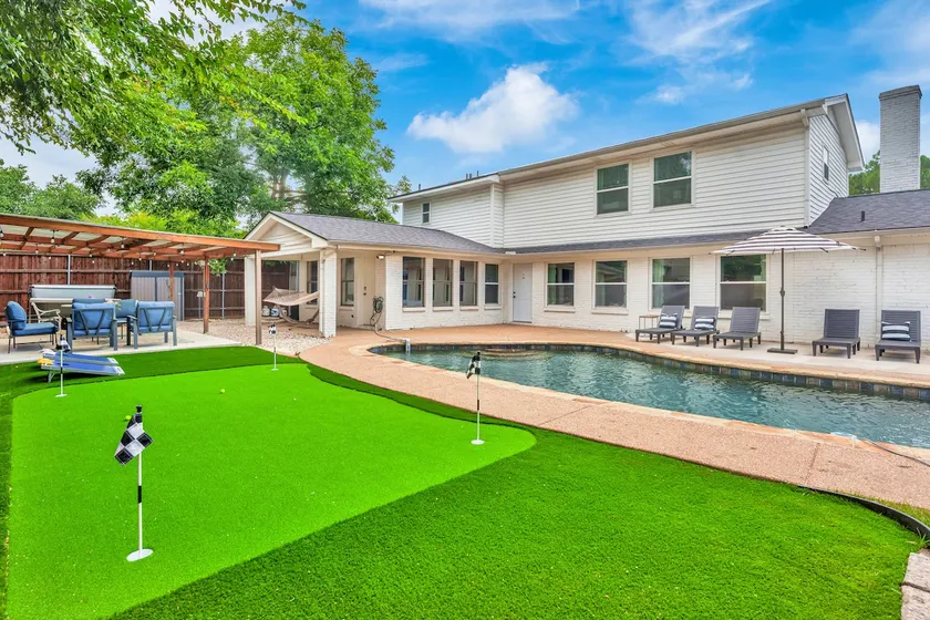 Spacious Home Heated Pool HotTub by Stockyards DFW - Image 1