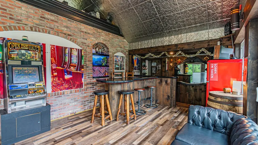 Andover · 4800 sf 4BR Escape w/ Speakeasy, Hot Tub - Image 1