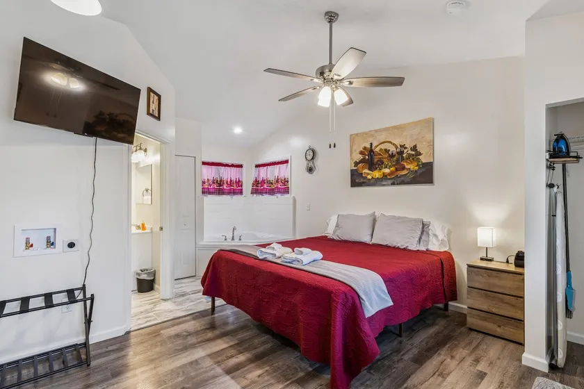 Romantic GOTL Escape | Jacuzzi | Walk to Strip - Image 1