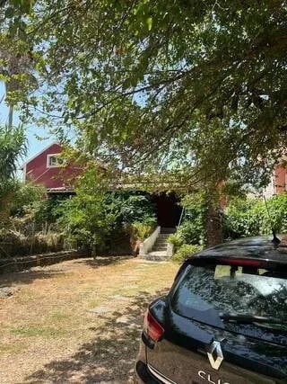 Old cottage in Town - Image 1