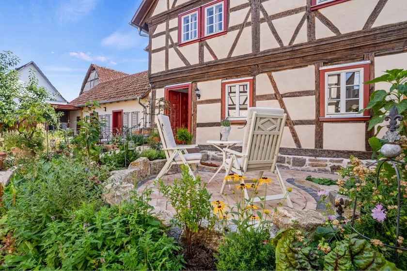 Cozy apartment St. Georg with terrace - Image 1