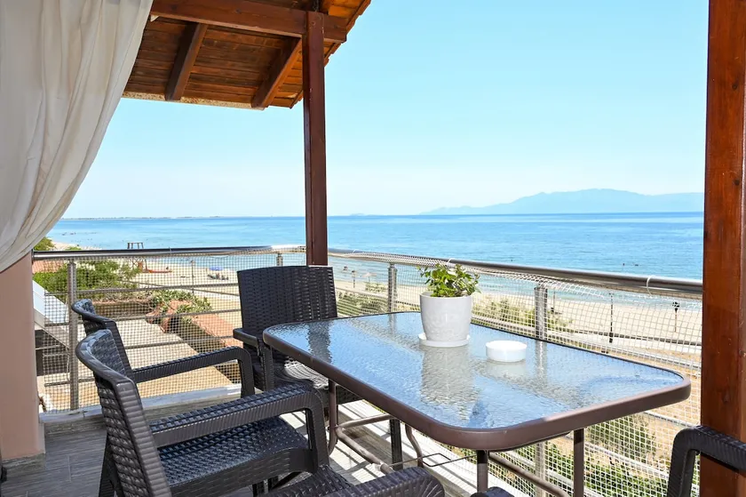 Aegean View Seaside Apartment - Image 1