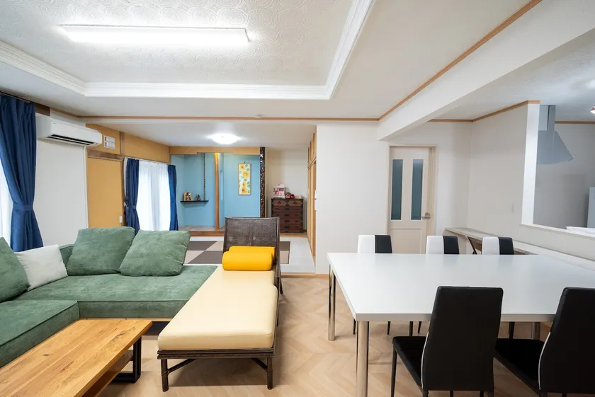 Accommodates up to 14 people! Spacious 5-bedroom house near Asahikawa Station | 30 min drive to ski resort and Asahiyama Zoo - Image 1