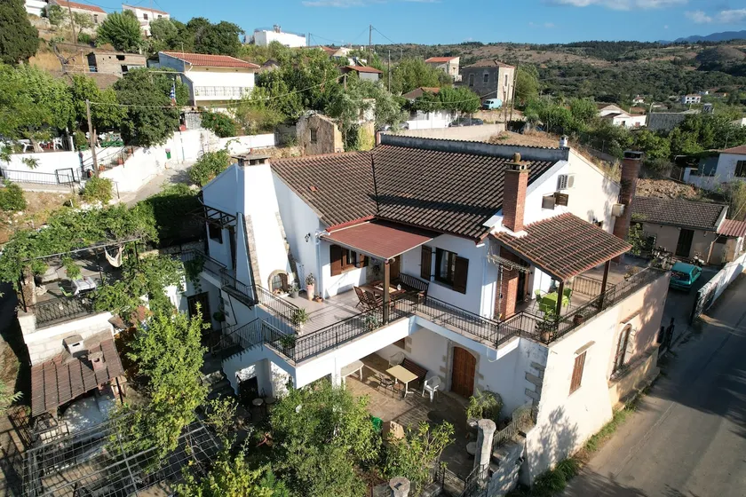 Traditional Art House Armenoi - Image 1