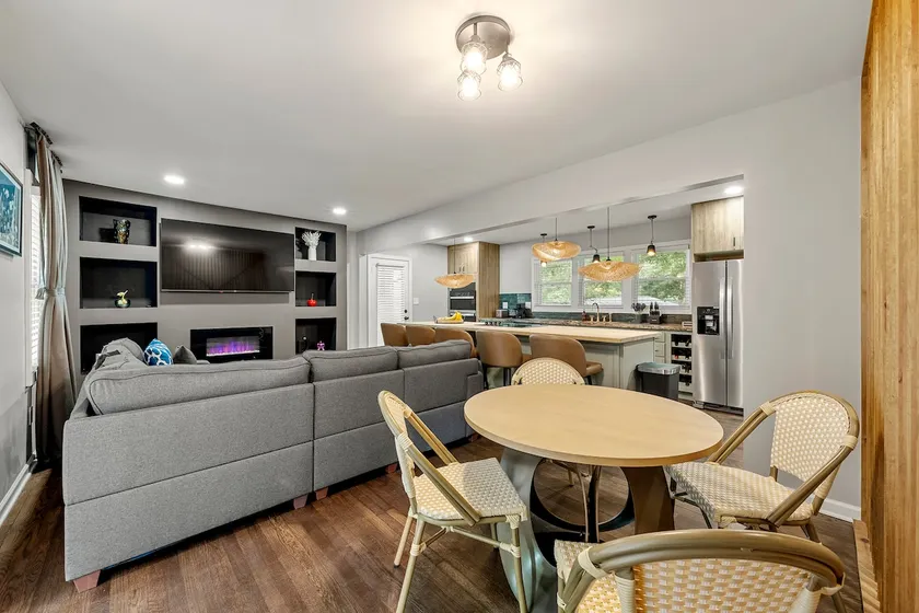 Spacious 5-Bed Elegant Home in Atlanta | Sleeps 16 - Image 1