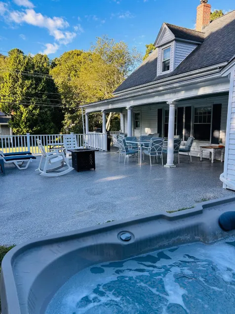 Family Getaway – 5BR w/ Pool, Hot Tub & Near Beach - Image 1