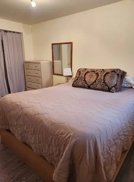 Quiet, Sunny 1Bdrm Hideaway | Private Parking - Image 1