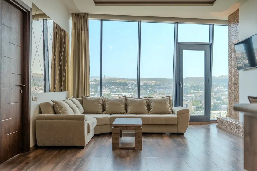 King David River Suite | Crown Collection - Image 1