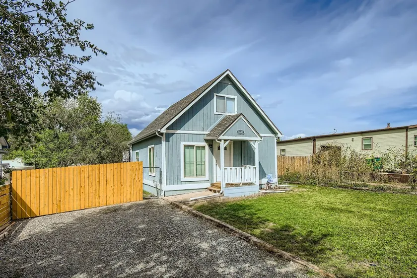 Hidden Lake House. Private, Parking, Yard, Central - Image 1