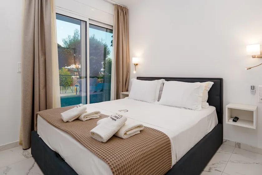 Saffron Apartment - Hellenic Apartments Avlona - Image 1