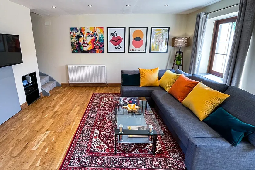 Stylish Stratford upon Avon Stay - Gated Parking - Sleeps 6 - Image 1