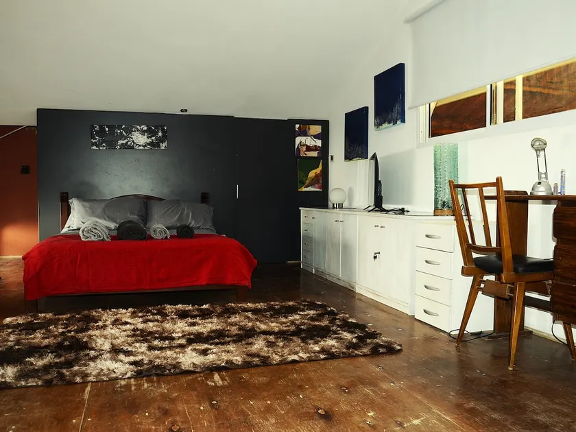 Exclusive studio for VIS artists and innovators - Image 1