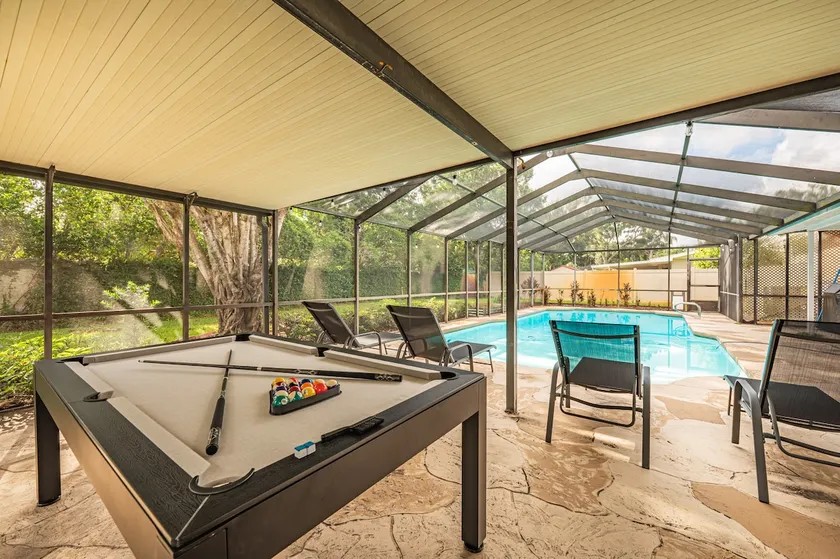 Upscale Pool Retreat- Sleeps 12 -King Beds- Renovated - Image 1