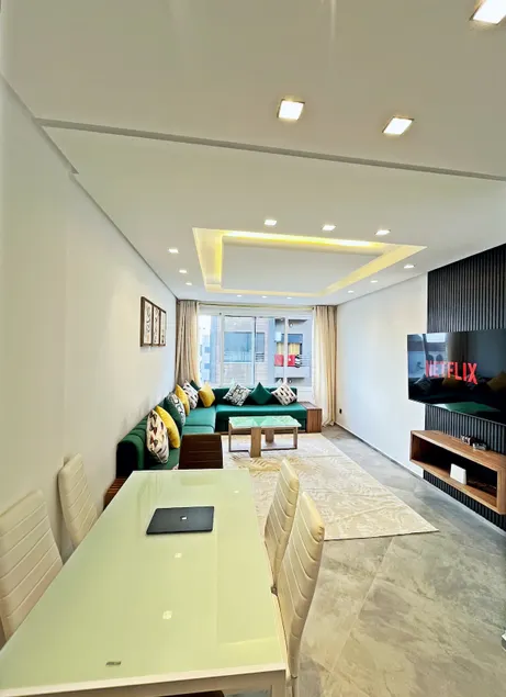 Sunset | 3-Beds • Netflix, Wifi, Parking - Image 1