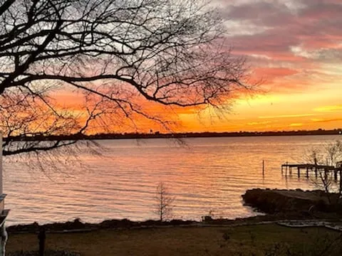Riverfront Retreat - Image 1