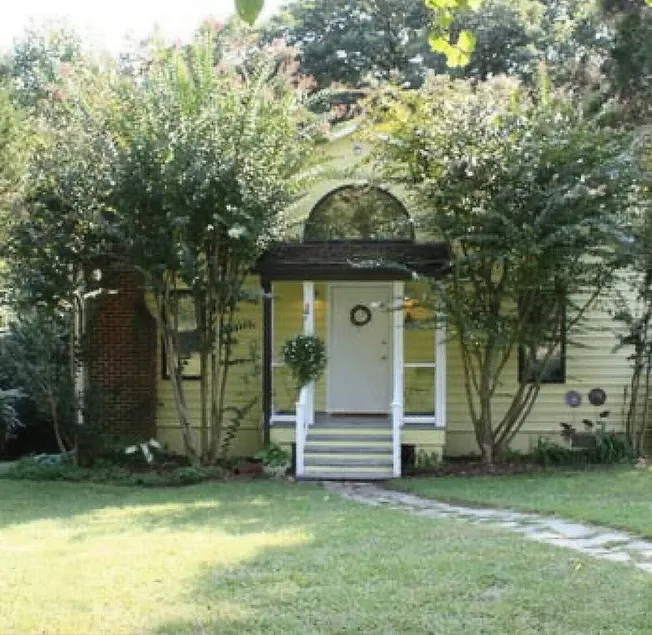 Private cabin in wine country - Image 1