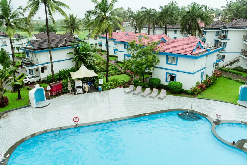 Susegad Stay @Casa Regal | Pool+Sea Views - Image 1
