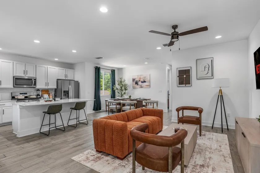 Stylish Retreat - Close to Downtown - Open Layout - Image 1