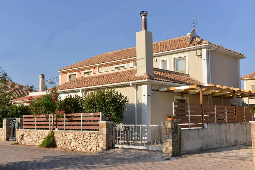 Castello Villa - Image 1