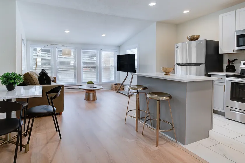 Rooftop Terrace Loft - Walk to Festivals! - Image 1