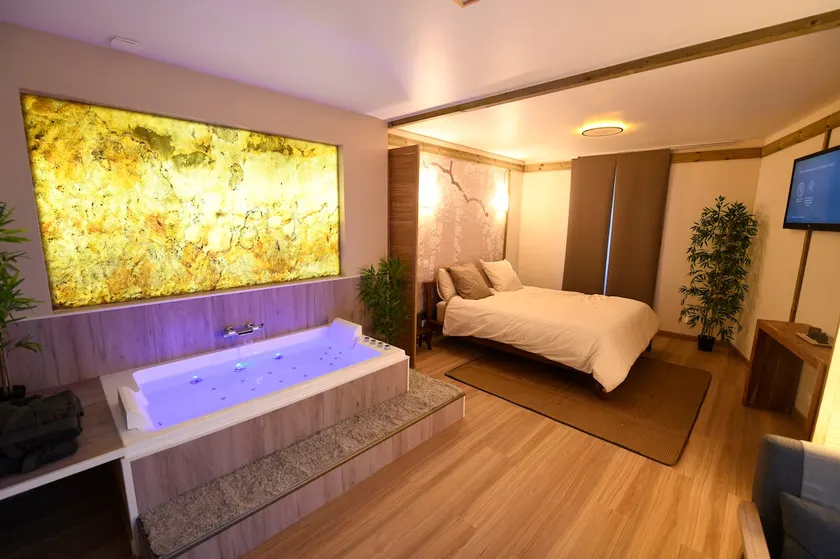 The Romantic Lotus Suite with Private Hot Tub - Image 1